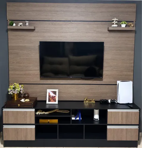 Painel de TV com rack planejado