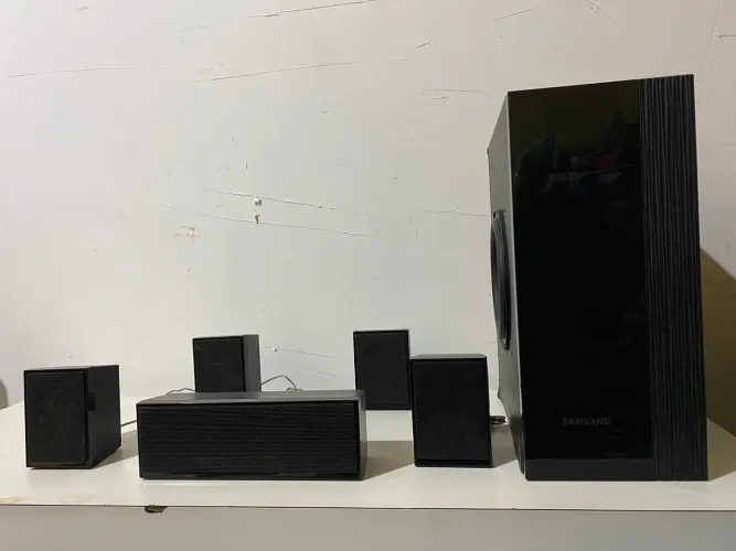 Conjunto Caixas e  Subwoofer 