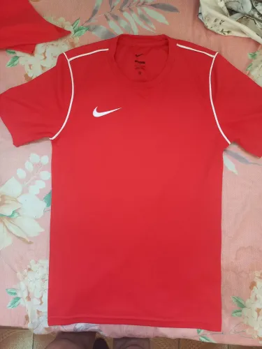 Camisa Nike Dri-Fit vermelha Tamanho P, ótimo estado
