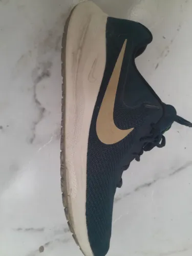 Tenis