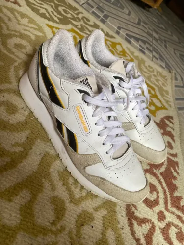 Tênis Reebok confortável N39