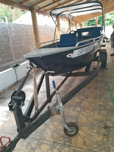 Lancha nova com motor Yamaha 15 HP
