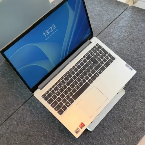 Notebook Lenovo Ryzen 5 - 8gb - SSD 256gb - Tela 15.6 - AMD Radeon