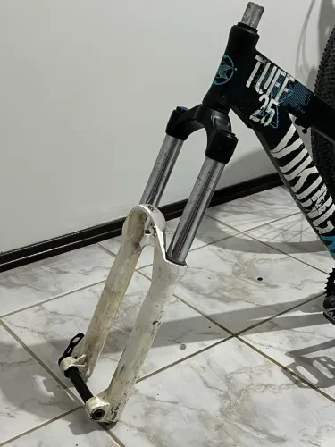 Suspensão Rockshox Domain 180mm
