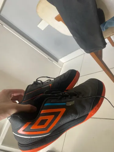 Chuteira umbro pro5