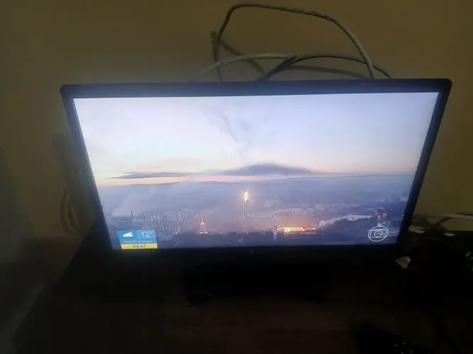 Tv em ótimo estado 14 polegadas nao e smart
