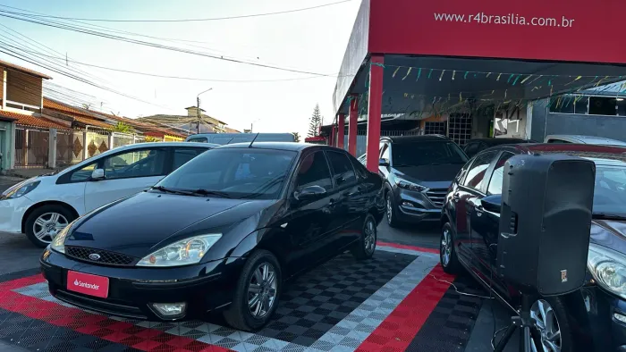 Ford Focus Ghia Sed. 2.0 16v/ 2.0 16V Flex 4P 2004