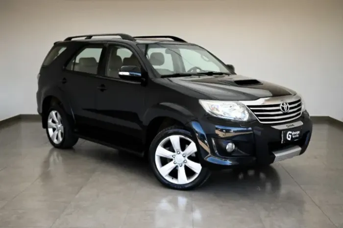 Toyota Hilux SW4 SRV D4-d 4X4 3.0 TDI Dies. AUT 2014