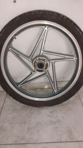 Roda dianteira suzuki yes