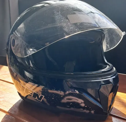 Capacete