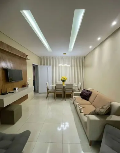 CASA COM PISCINA 