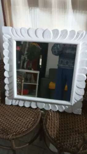 Espelho Decorativo , Moldura em Madeira Nobre Maciça Entalhada à Mão