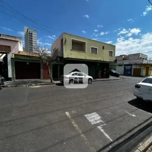 Casa para venda no bairro Cazeca Em Uberlândia.