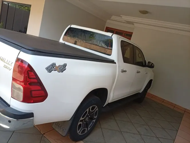 Toyota Hilux CD SRV 4X4 2.8 TDI Diesel Aut. 2021