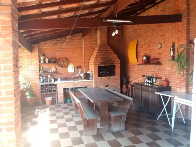 Casa térrea impecável com varanda gourmet/ 3 Dorm./ Escritório/ Só 530 Mil!