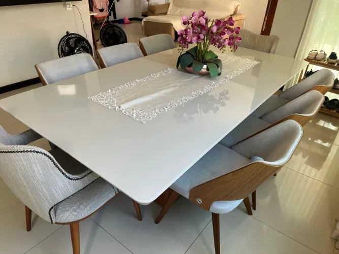 Mesa com cadeiras (produto da móveis conquista)