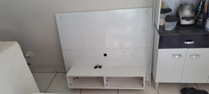 Doa-se Painel Para Tv Branco até32. Estou desfazendo, comprei outro.