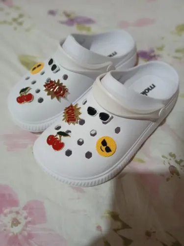 Crocs original da Moleca número 36<br>número 36<br>nunca usado<br>R$80 a vista ou R$90 no cartão