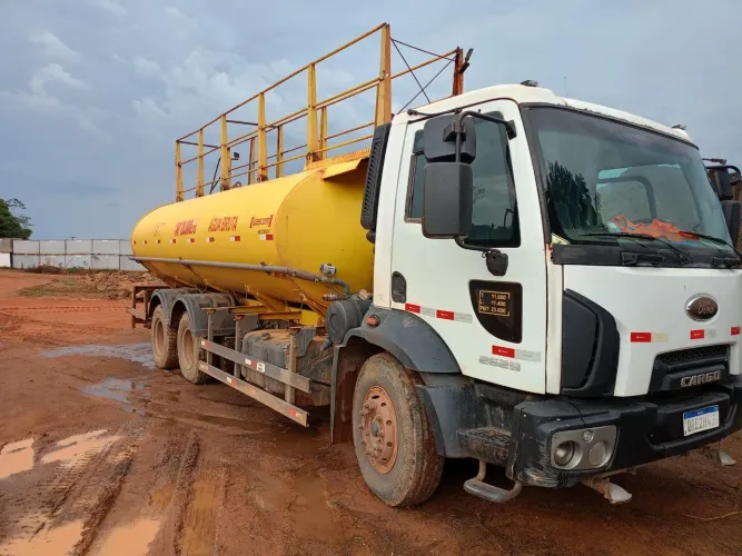 Caminhão Ford cargo pipa 6x4 ano 2019