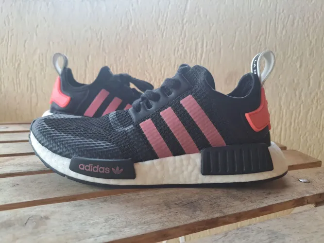 Tênis Adidas NMD R1 novo