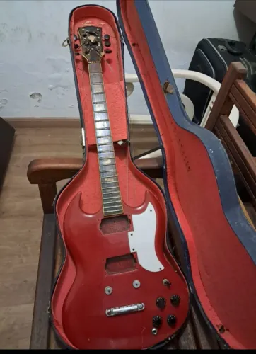 Guitarra Giannini SG década de 70 (sem captador, precisa de reforma)