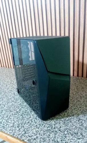 Gabinete Preto com Vidro e 1 Fan