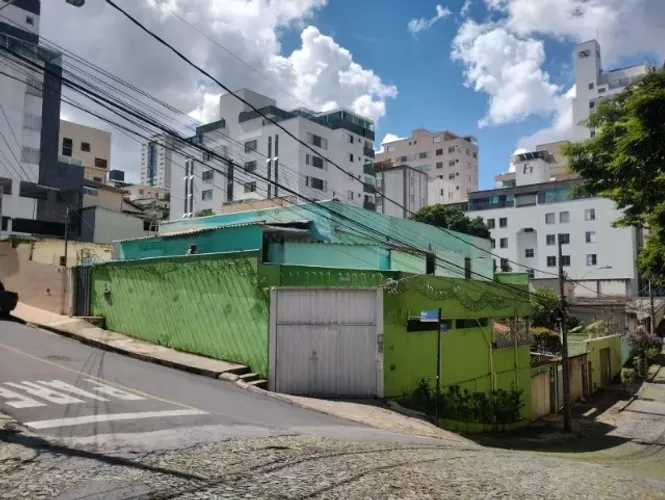 Alugo Kitnet p 1 homem, Totalmente Mobiliado Bairro Sagrada Família BHte 31 9  *