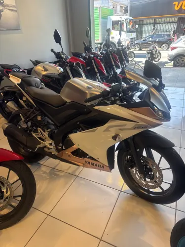 Yamaha R15 0 km 2025/2026