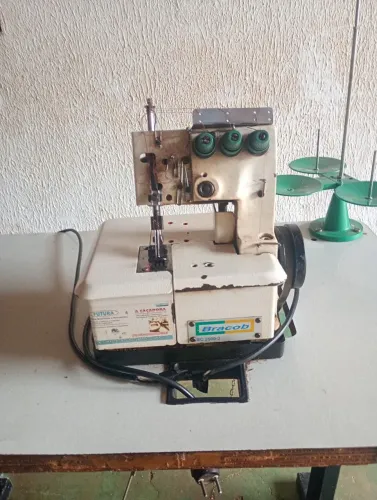 Máquina de costura 