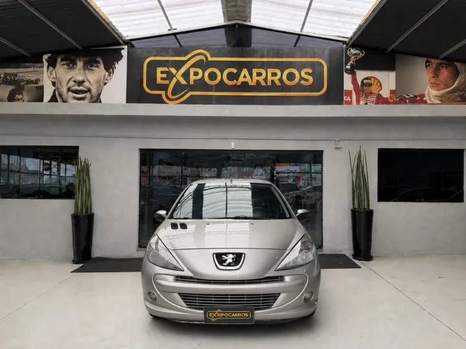 Peugeot 207 XR 1.4 Flex 8V 5P 2012