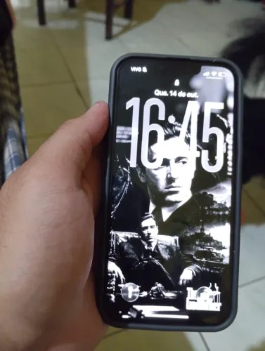 iPhone 16e