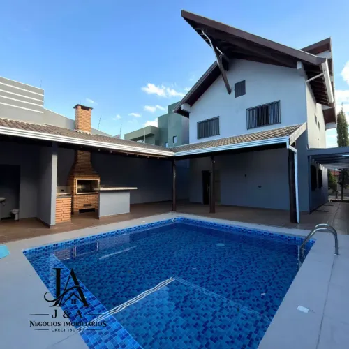 Sobrado á venda com 4 quartos sendo 1 suíte, piscina, área gourmet no Novos Estados em Cam