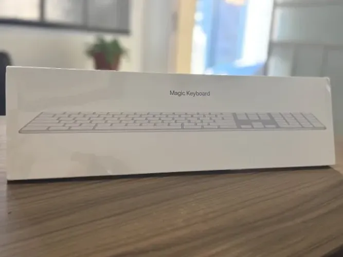 209 - Teclado Apple Alfa Numérico - Branco/Silver - Novo, lacrado!