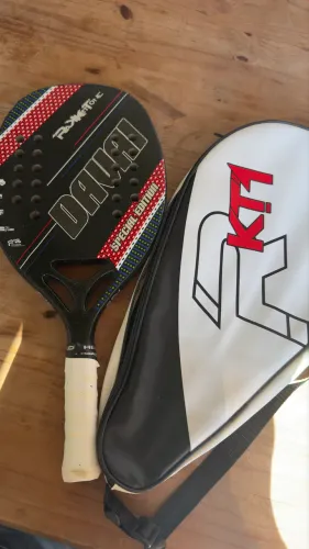 Vende-se raquete de beach tennis Rakkettone Davai Special Edition Pro