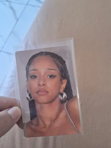 Photocard original katseye Manon beautiful chaos