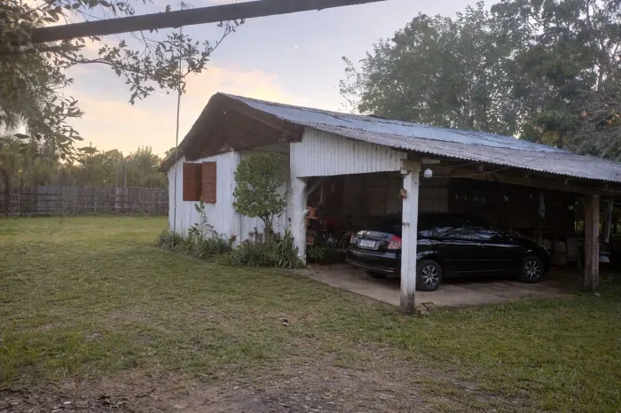 OPORTUNIDADE! Chácara 2 hectares com 2 casas + açudes e poço - a 10 km da cidade