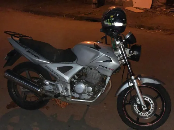 Honda CBX Twister 250 cilindradas ano 2005 