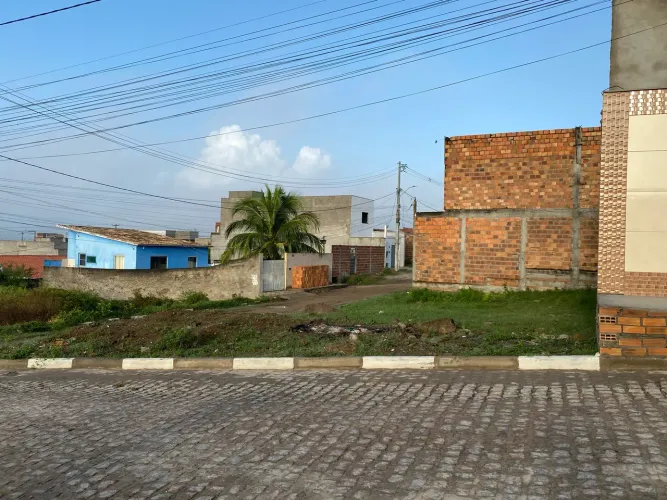 Vendo um terreno na Gabriela.