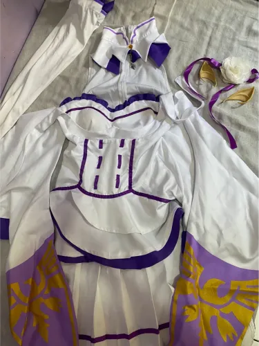 Cosplay fantasia emilia rezero anime