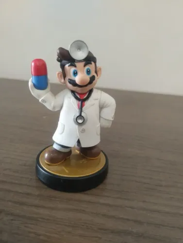Amiibos franquia super mario : dr. mario, boo, silver mario, luigi, princesa daisy e Mario