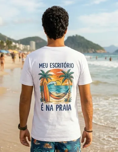 Camiseta Branca Estampa Praia 