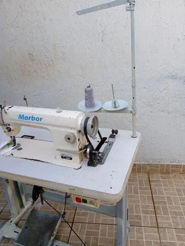 Máquina reta industrial marca marbo