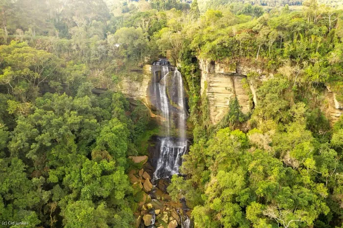 Sítio com 589000m² com rio e uma grande Cachoeira