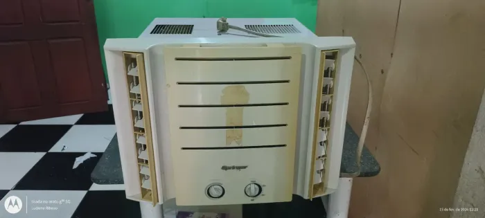 Ar Condicionado de Janela 220v 10mil btus