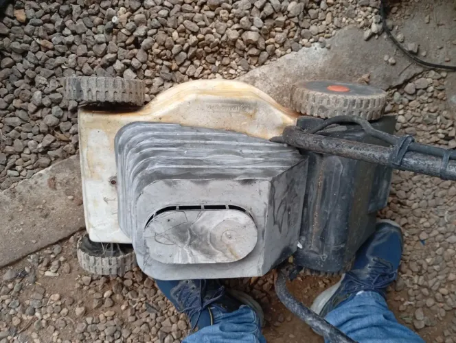 Cortador de grama matos eletri. de carrinho com motor de 1cv e lâmina de metal Tramontina
