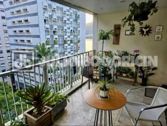 Apartamento : / Residencial / Lagoa