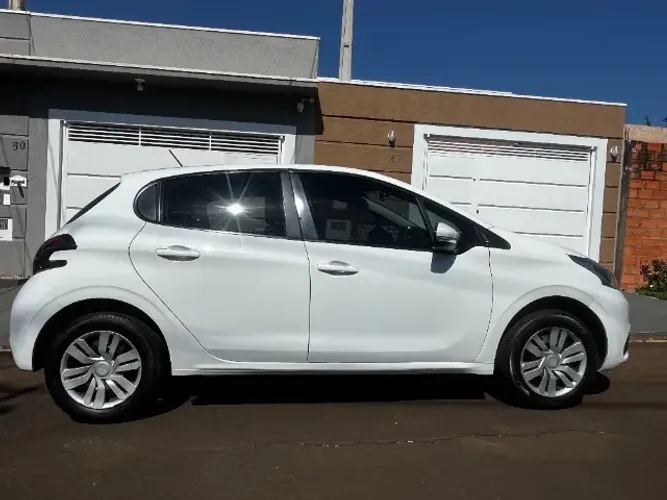 Peugeot 208 Active 1.2 Flex 12V 5P Mec. 2019