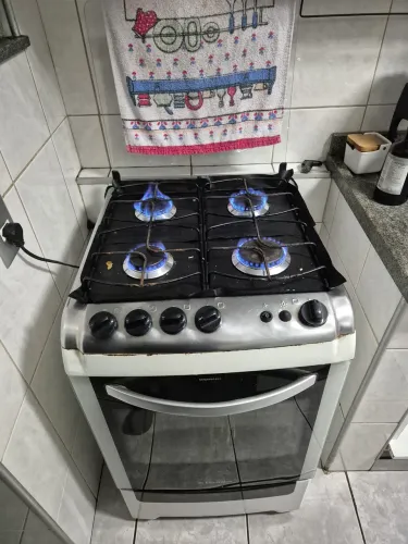 Fogão 4 bocas Electrolux