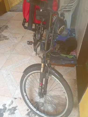VENDO BIKE ELÉTRICA DUOS COM BATERIA NOVA COLOCADA RECENTEMENTE AUTONOMIA em perfeito 