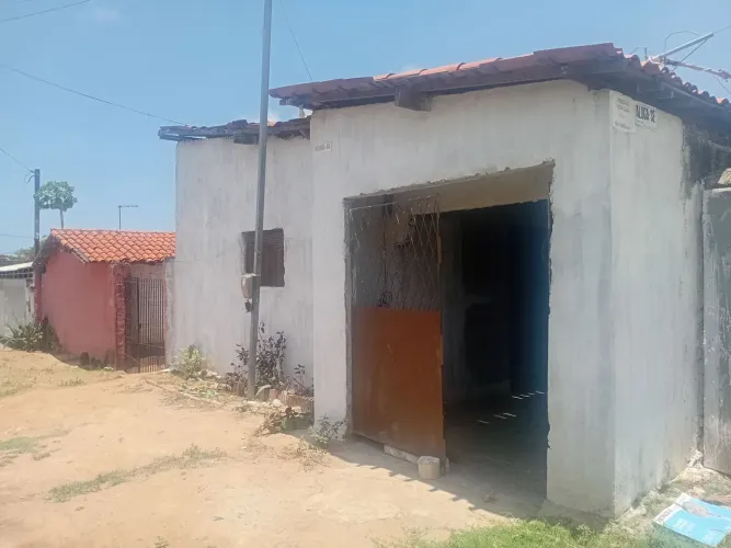 Vende-se uma casa toda na.ceramica